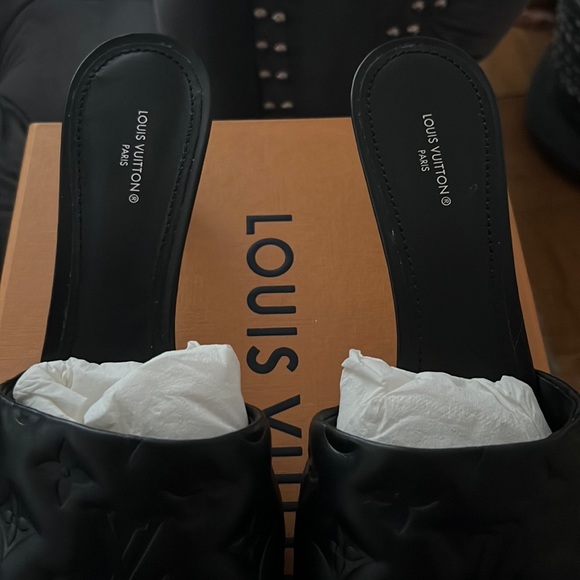 LOUIS VUITTON REVIVAL MULE - Picture 5 of 10